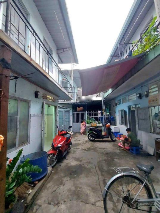 Bán nhà mặt phố đẹp 3 tầng, 272 m2 tại Đường Nguyễn An Ninh - Dĩ An - Dĩ An, giá 11 tỷ - Ảnh 1