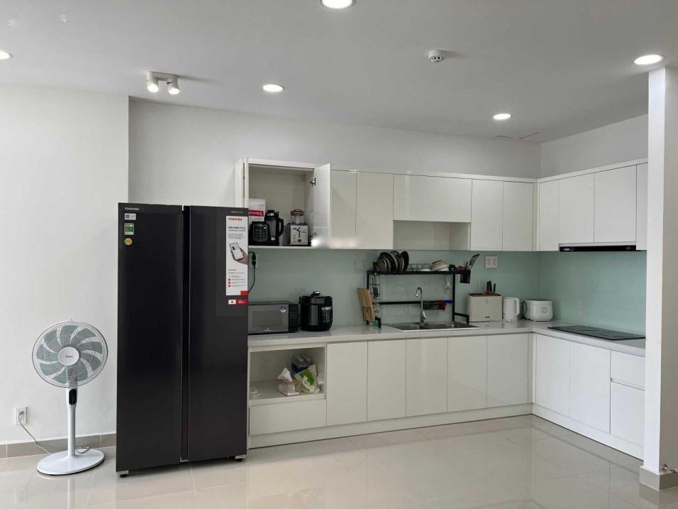 Cần cho thuê gấp căn hộ chung cư 2 phòng ngủ, 72 m2 tại Quận 6, giá 12 tr/tháng