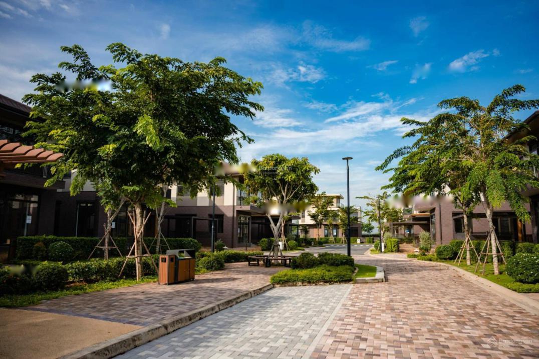 Bán nhanh biệt thự 225 m2, giá 8,4 tỷ tại Đường Tỉnh lộ 824 - An Thạnh - Bến Lức - Long An