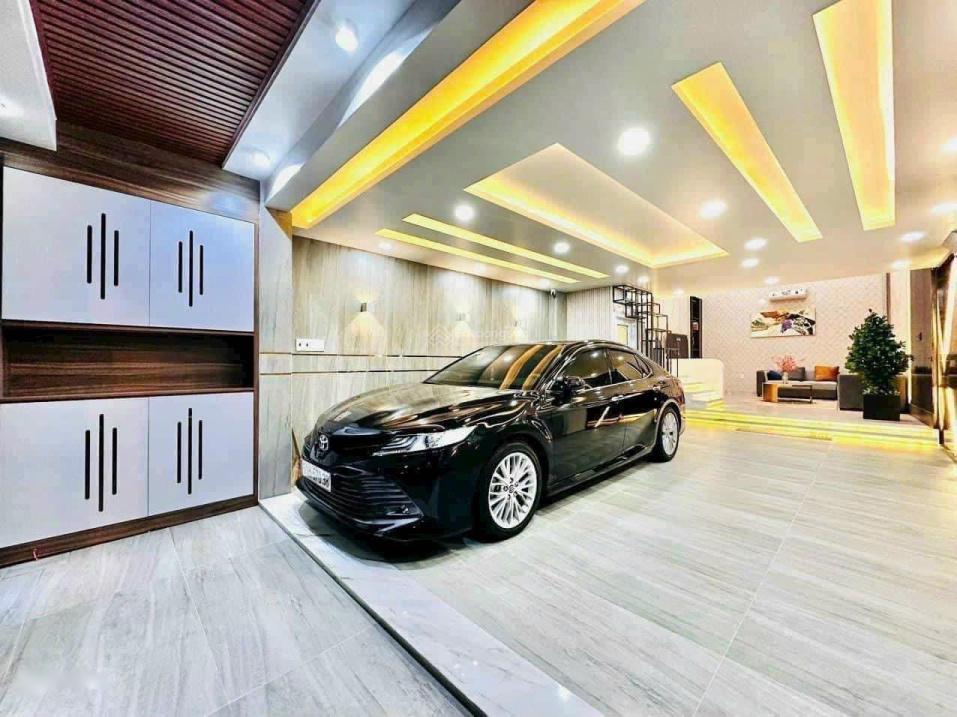 Chuyển nhượng căn nhà đẹp 4 tầng, 72 m2, mặt tiền 5m tại Đường Phạm Văn Chiêu, giá 13,6 tỷ