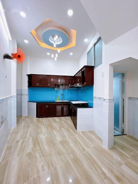 Chuyển nhượng nhà sổ riêng 2 tầng tại Đường Lê Niệm - Phú Thạnh - Tân Phú, giá 2,35 tỷ