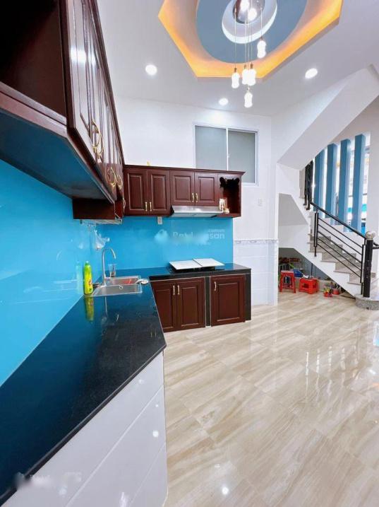 Chuyển nhượng nhà sổ riêng 2 tầng tại Đường Lê Niệm - Phú Thạnh - Tân Phú, giá 2,35 tỷ