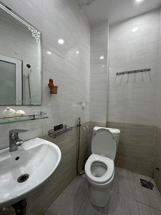 Cho thuê gấp nhà trọ phòng trọ 36 m2 tại Đường Cách Mạng Tháng Tám, sẵn nội thất, giá 4 tr/tháng