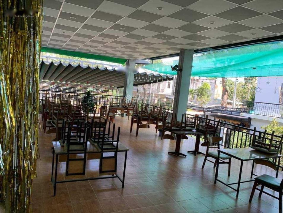 Thuê ngay nhà riêng tại Đường Trần Hưng Đạo, 400 m2, 1 tầng, đầy đủ nội thất, giá 17 tr/tháng