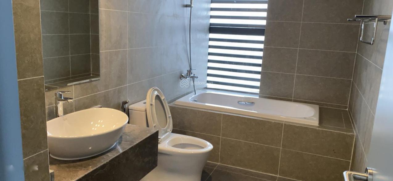 Cần cho thuê gấp căn chung cư 3 phòng ngủ, 100 m2 tại Đường Cầu Giấy - Cầu Giấy, giá 18 tr/tháng