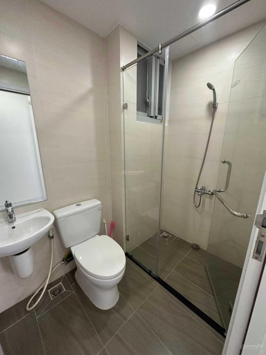 Cần cho thuê căn hộ 2 phòng ngủ, 77 m2 tại Đường Tôn Dật Tiên - Quận 7, giá 16 triệu/tháng