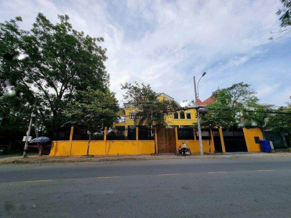 Cần cho thuê gấp nhà mặt tiền tại Phường Thảo Điền - Quận 2, 640 m2, 3 tầng, giá 178 triệu/tháng