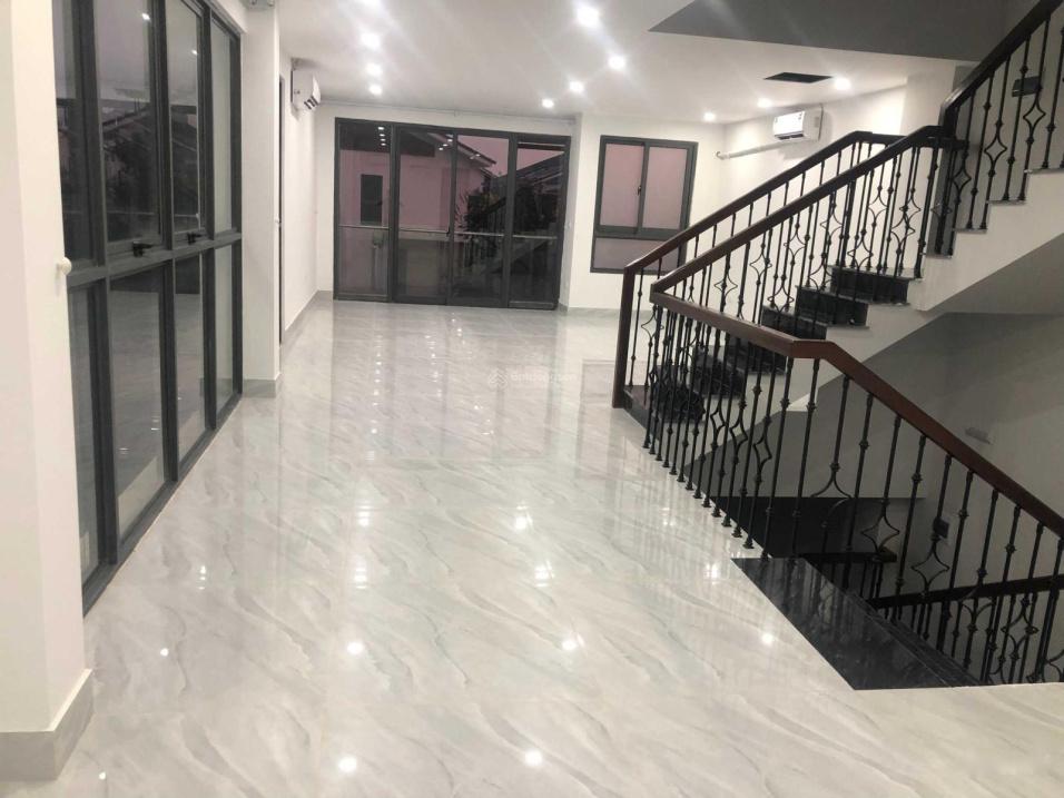 Cần cho thuê gấp nhà biệt thự, liền kề 4 tầng, 200 m2 tại Hà Đông - Hà Nội, giá 30 triệu/tháng