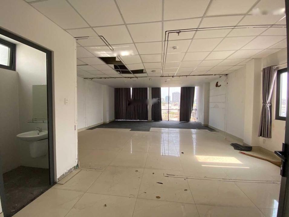 Tòa building VP mặt tiền Bến Thành, hơn 1.000m2 - số 90 Lê Thị Riêng, Quận 1 - Ảnh 1
