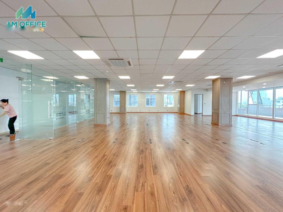 Cho thuê văn phòng, phố đường Láng - Đống Đa, làm việc 24/7, bãi để xe rộng rãi, 125m2/ 32tr/ tháng - Ảnh 1