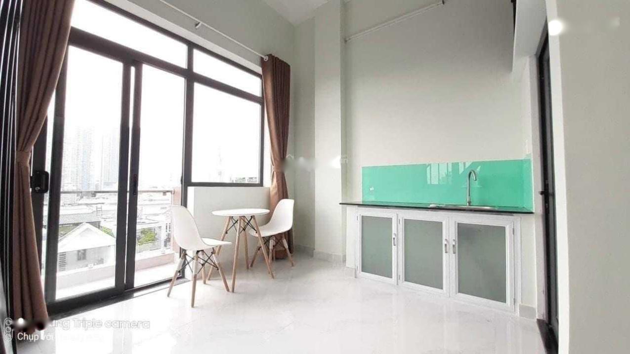 Cho thuê gấp nhà trọ, phòng trọ 40 m2 tại Quận 7, đã có nội thất, giá 6 tr/tháng