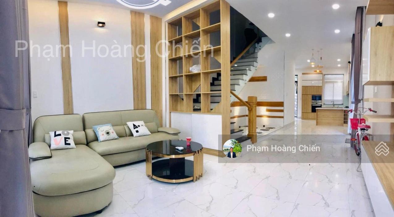 Thuê ngay căn nhà phố shophouse 4 tầng, 100 m2 tại Quận 2 - TP Hồ Chí Minh, giá 28 triệu/tháng - Ảnh 1