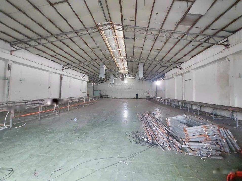 Cho thuê kho / xưởng 800m2 giá 70tr gần ngay cầu Tham Lương Quận 12 - Ảnh 1
