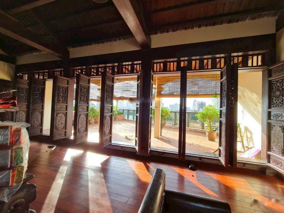 Mời cafe Rooftop - phòng trà mặt bằng cực đẹp trọn view Hồ Hoàng cầu 105m2 giá 25tr - Ảnh 1