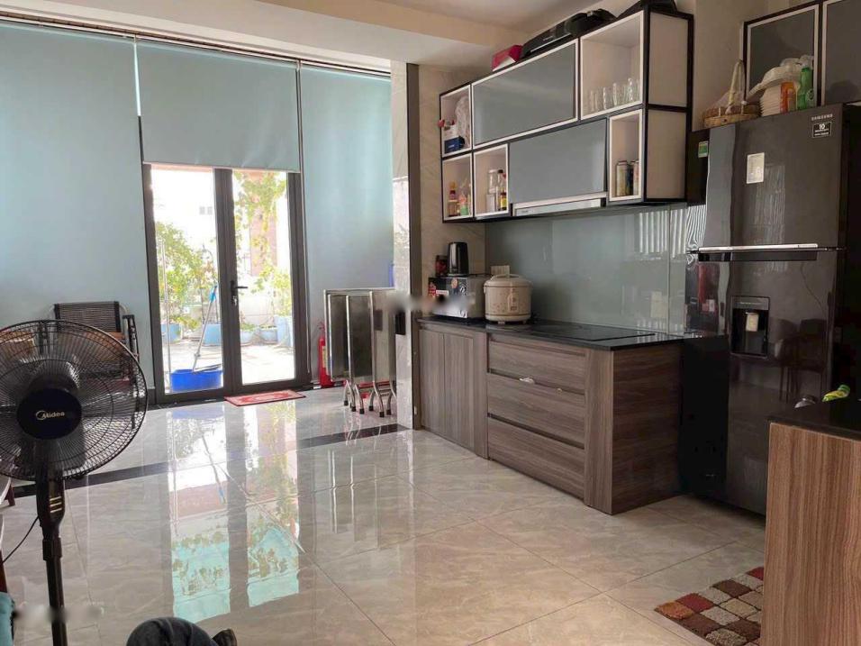 Cần cho thuê nhà mặt phố tại Đường Nguyễn Thái Bình - Tân Bình, 120 m2, 4 tầng, giá 35 tr/tháng