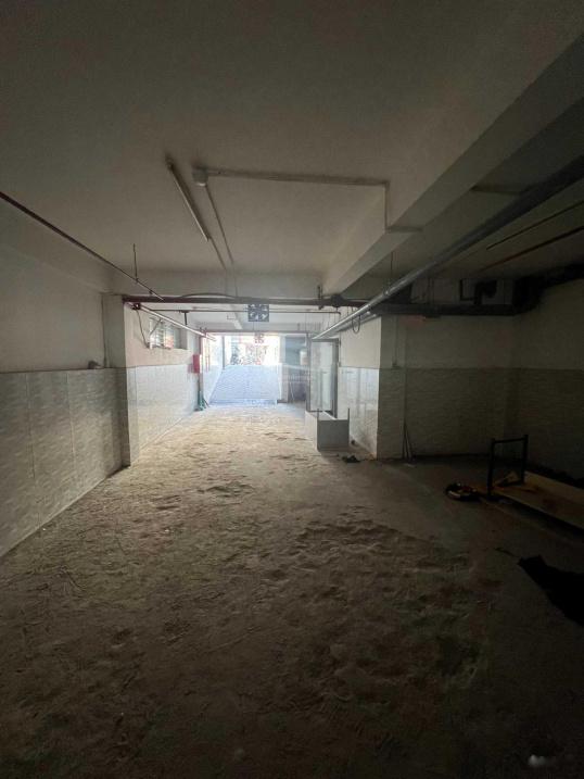 Cần cho thuê gấp nhà mặt phố tại Đường Cộng Hòa - Tân Bình, 225 m2, 6 tầng, giá 100 triệu/tháng