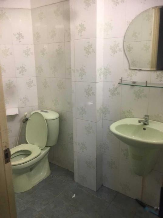 Cần cho thuê căn nhà mặt phố tại Đường Nguyễn Thị Thập - Quận 7, 88 m2, 5 tầng, giá 40 tr/tháng