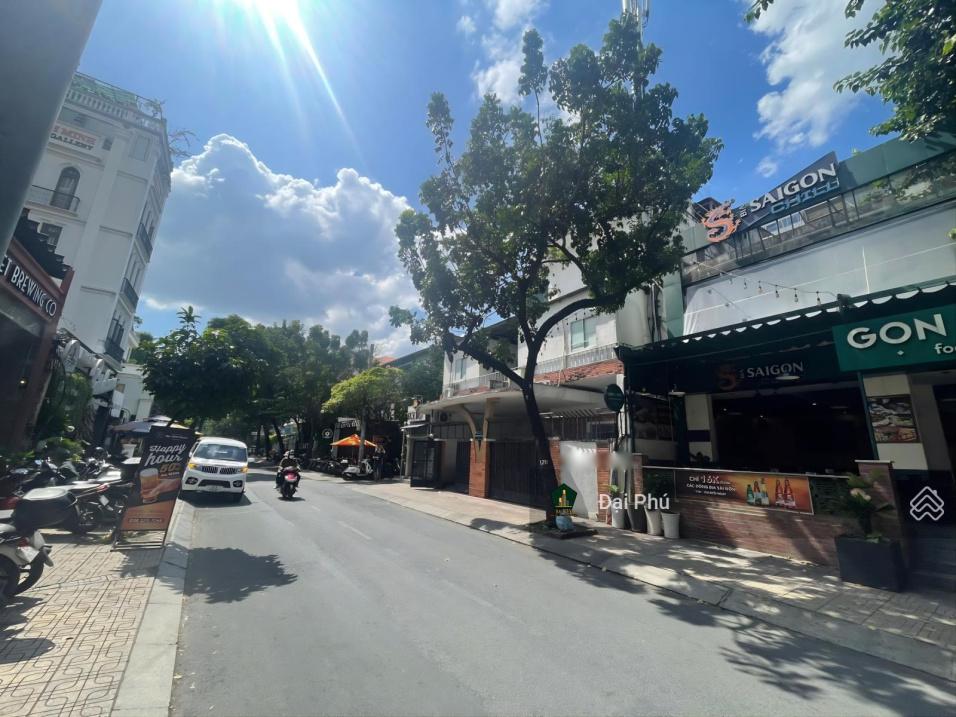 Cho thuê nhà phố tại Đường Cô Giang - Quận 1, 700 m2, 1 tầng, sẵn nội thất, giá 220 tr/tháng - Ảnh 1