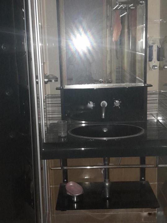 Cần cho thuê nhà sổ hồng riêng tại Phố Thái Thịnh, 80 m2, 5 tầng, đã có nội thất, giá 28 tr/tháng