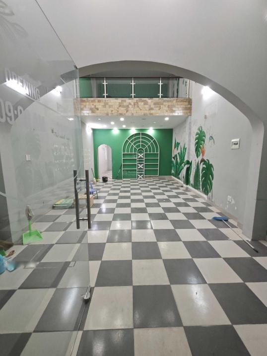 Thuê ngay nhà mặt phố tại Đường Cách Mạng Tháng Tám - Thủ Dầu Một, 122 m2, 4 tầng, giá 19 tr/tháng