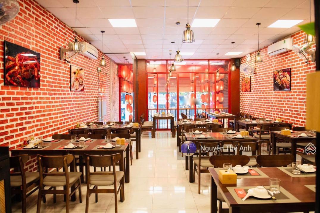 Cần cho thuê nhà phố tại Đường Trần Hưng Đạo, 230 m2, 2 tầng, đầy đủ nội thất, giá 99 tr/tháng