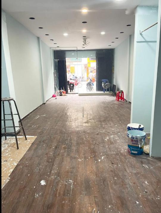 Cho thuê nhà mặt phố tại Đường Cách Mạng Tháng Tám, 60 m2, nội thất đầy đủ, giá 18 tr/tháng - Ảnh 1