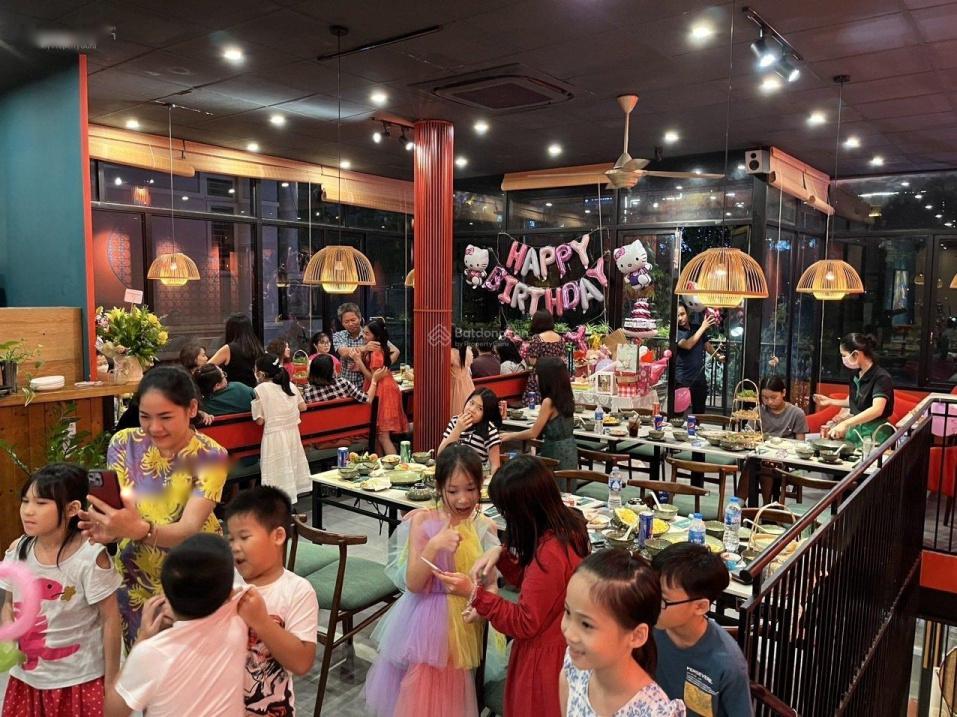 Cần cho thuê nhà mặt tiền tại Đường Song Hành, 200 m2, 2 tầng, nội thất đầy đủ, giá 150 tr/tháng - Ảnh 1