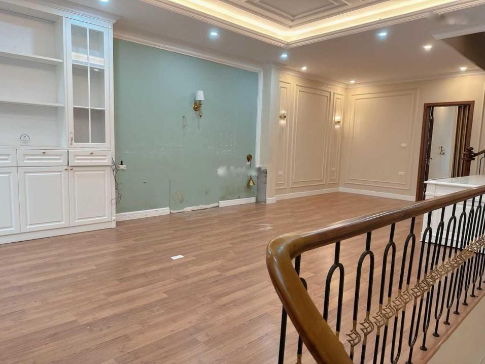 Cần cho thuê gấp nhà đẹp tại Phố Lê Trọng Tấn - Hà Đông, 144 m2, 4 tầng, giá 30 tr/tháng