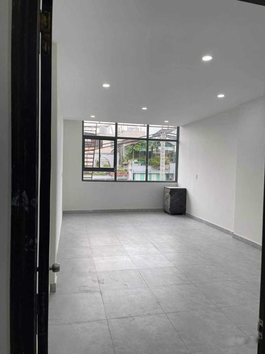 Cần cho thuê căn nhà mặt phố tại Phường Tân Sơn Nhì - Tân Phú, 100 m2, 3 tầng, giá 20 triệu/tháng - Ảnh 1