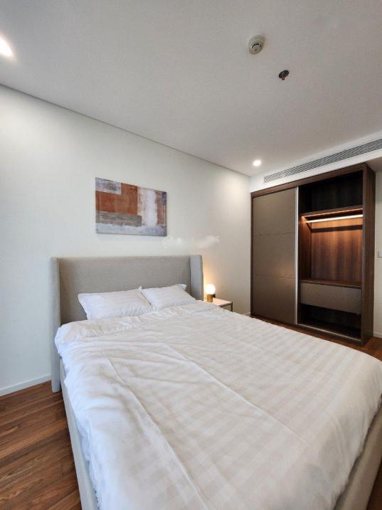 Cho thuê gấp căn chung cư 3 phòng ngủ, 127 m2 tại Quận 2, giá 73 triệu/tháng