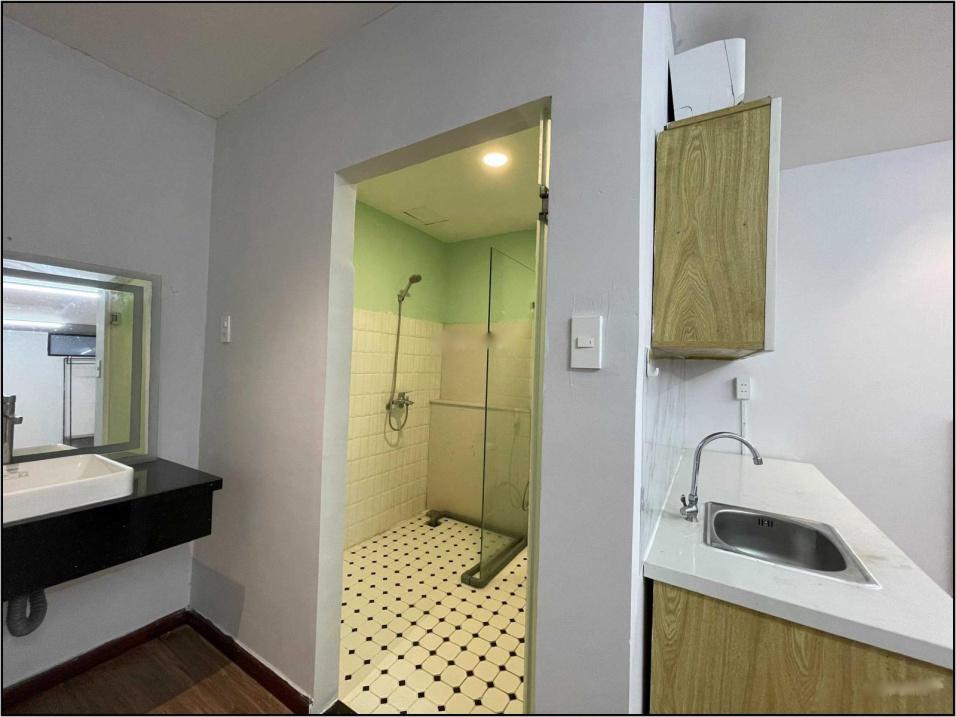Thuê ngay nhà trọ phòng trọ 30 m2 tại Đường Nguyễn Trãi - Quận 1, đã có nội thất, giá 6 tr/tháng