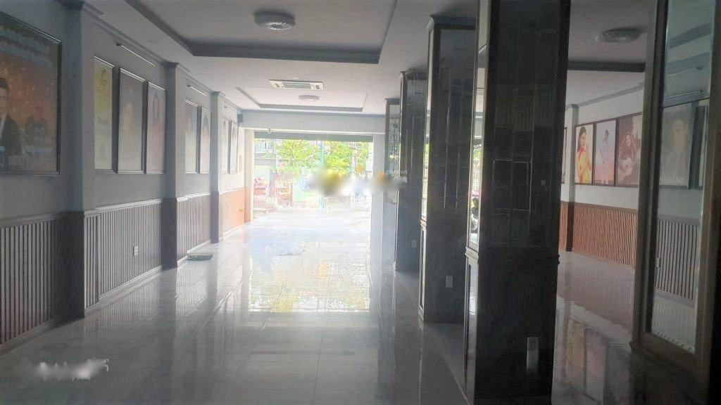 Cho thuê nhà mặt tiền tại Đường Trần Văn Giàu - Bình Tân, 160 m2, 3 tầng, giá 80 triệu/tháng