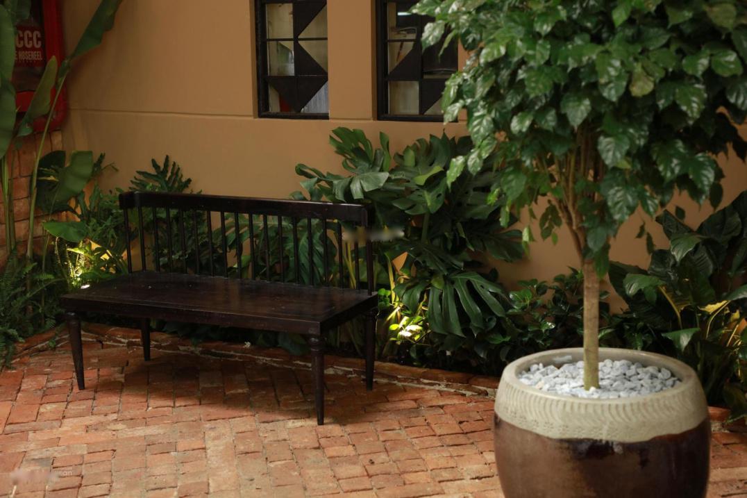 Cho thuê gấp nhà mặt phố tại Đường Nguyễn Du - Quận 1, 200 m2, 2 tầng, giá 30 triệu/tháng