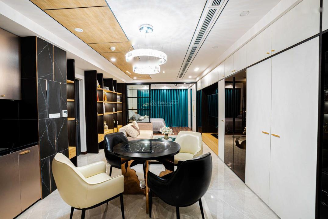 Cần bán gấp căn hộ 4 phòng ngủ, 195 m2, thỏa thuận tại Đường Cầu Giấy - Cầu Giấy - Hà Nội - Ảnh 1