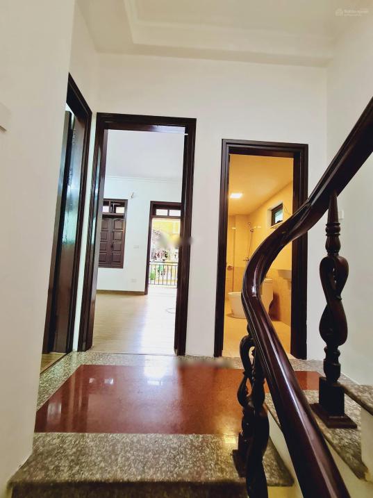 Cần bán gấp nhà shr 5 tầng, 30 m2 tại Đường Trương Định - Tương Mai - Hoàng Mai, giá 3,3 tỷ