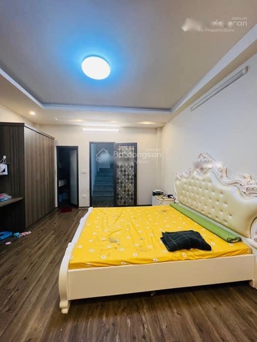 Cần bán gấp căn nhà riêng 5 tầng, 48 m2, mặt tiền 4m tại Đường Cầu Giấy - Cầu Giấy, giá 5,6 tỷ