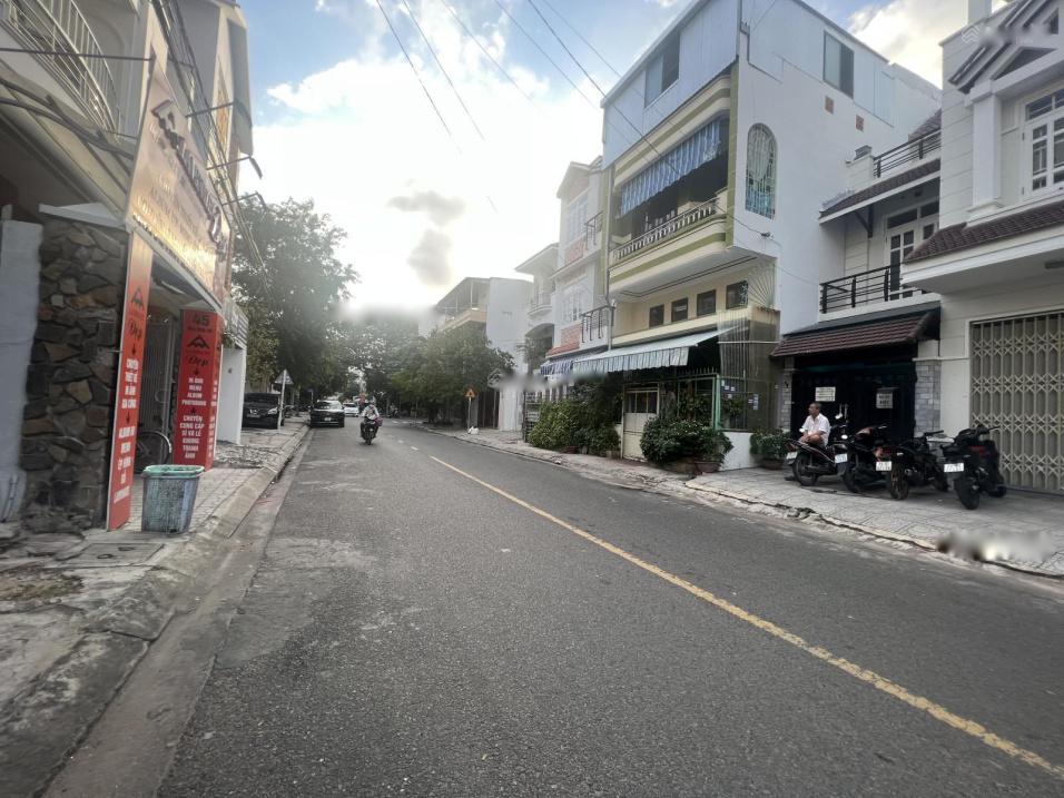 Cần bán nhanh nhà mặt phố 3 tầng, mặt tiền 4m tại Đường Mạc Đĩnh Chi - Nha Trang, giá tốt