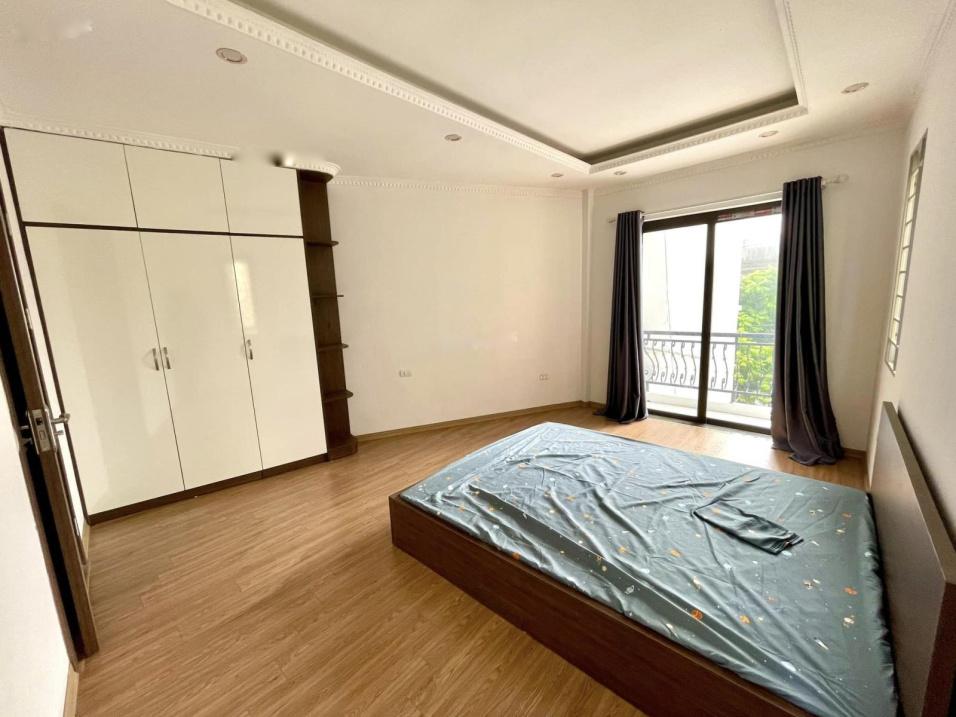 Cần bán gấp nhà sổ riêng 6 tầng, 36 m2 tại Đường Giải Phóng - Hoàng Liệt - Hoàng Mai, giá 5,5 tỷ - Ảnh 1