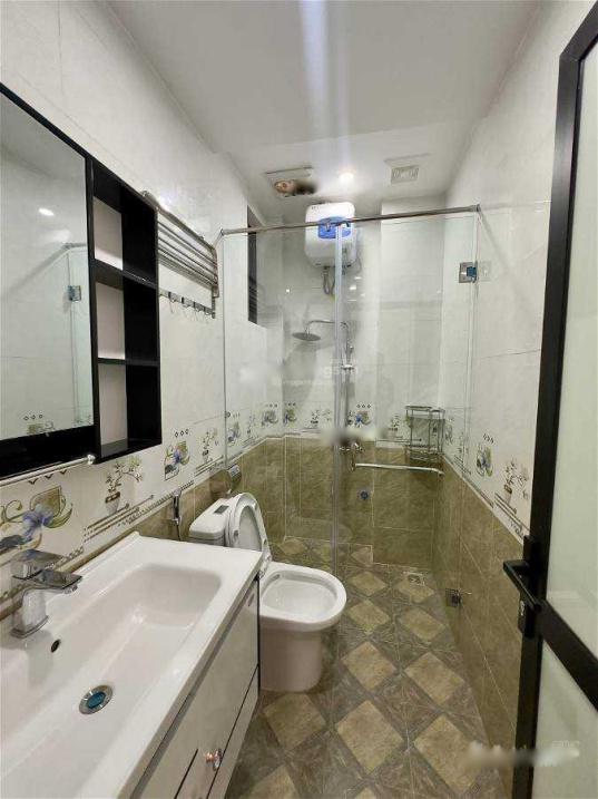 Cần bán nhanh nhà riêng sổ đỏ 5 tầng, 48 m2 tại Đường Hoàng Như Tiếp, giá 5,5 tỷ