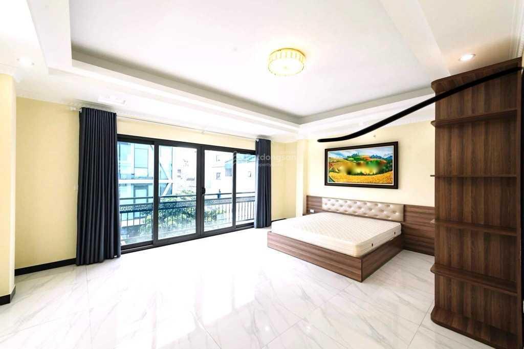 Cần bán gấp bán nhanh nhà sổ riêng 5 tầng, 90 m2, mặt tiền 6m tại Long Biên, giá 13,7 tỷ