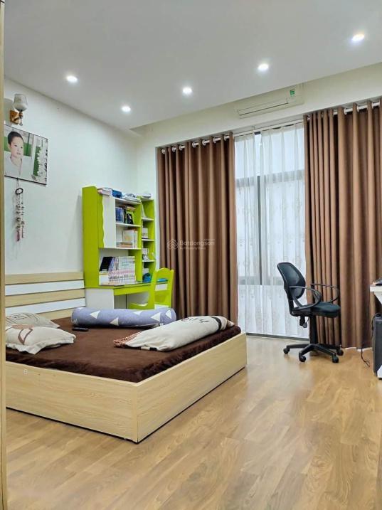 Bán nhà sổ riêng 5 tầng, 55 m2, mặt tiền 4m tại đường Mễ Trì - Nam Từ Liêm, giá tốt