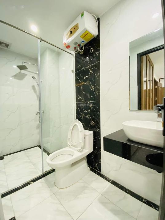 Cần bán nhanh căn nhà 5 tầng, 46 m2, mặt tiền 4m tại Đường Xuân Thủy - Cầu Giấy, giá 11,9 tỷ