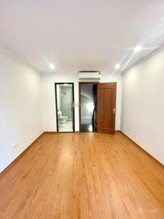 Bán nhanh nhà đẹp 1 tầng, 33 m2, mặt tiền 4m tại Đường Ngọc Thụy - Long Biên, giá 4,25 tỷ