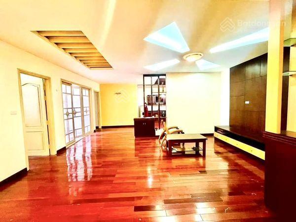 Sở hữu ngay căn chung cư 2 phòng ngủ, 122 m2, giá 5,7 tỷ tại Đống Đa - Hà Nội - Ảnh 1