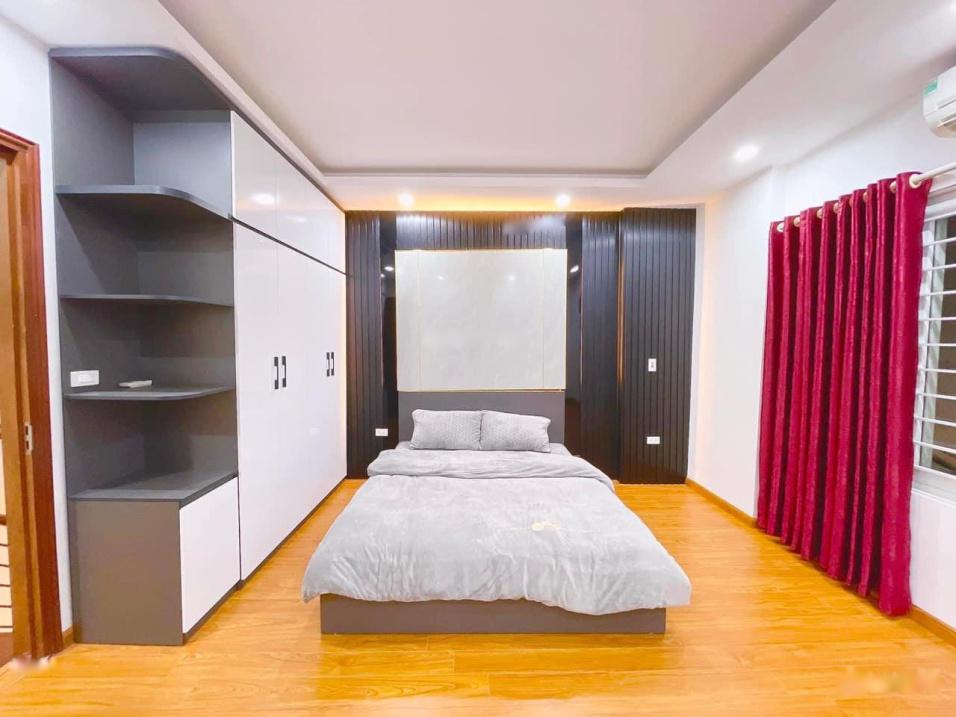 Cần bán ngay nhà sổ riêng 5 tầng, 35 m2, mặt tiền 5m tại Phố Kim Mã - Ba Đình, giá 4,2 tỷ