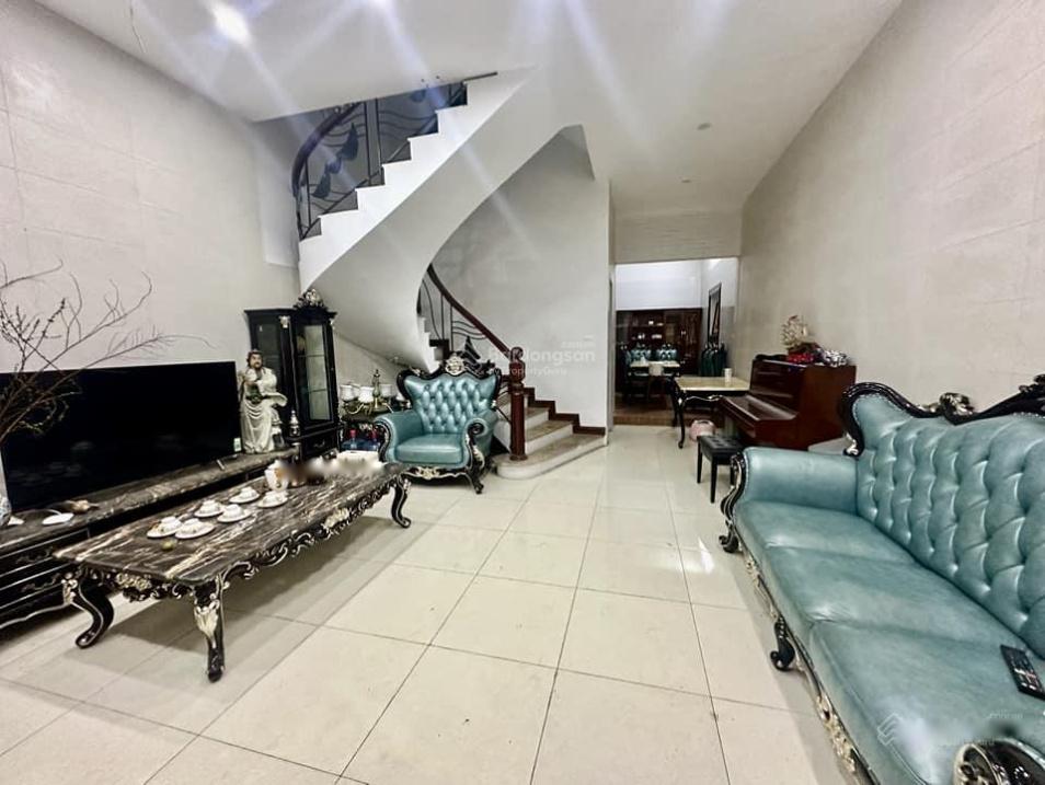 Cần bán nhà sổ riêng 5 tầng, 86 m2, mặt tiền 5m tại Phố Lạc Trung - Hai Bà Trưng, giá 20,5 tỷ