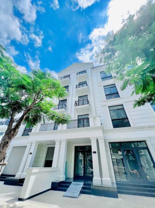 Bán gấp liền kề 5 tầng, 200 m2, giá 21,5 tỷ tại Quận 9 - TP Hồ Chí Minh