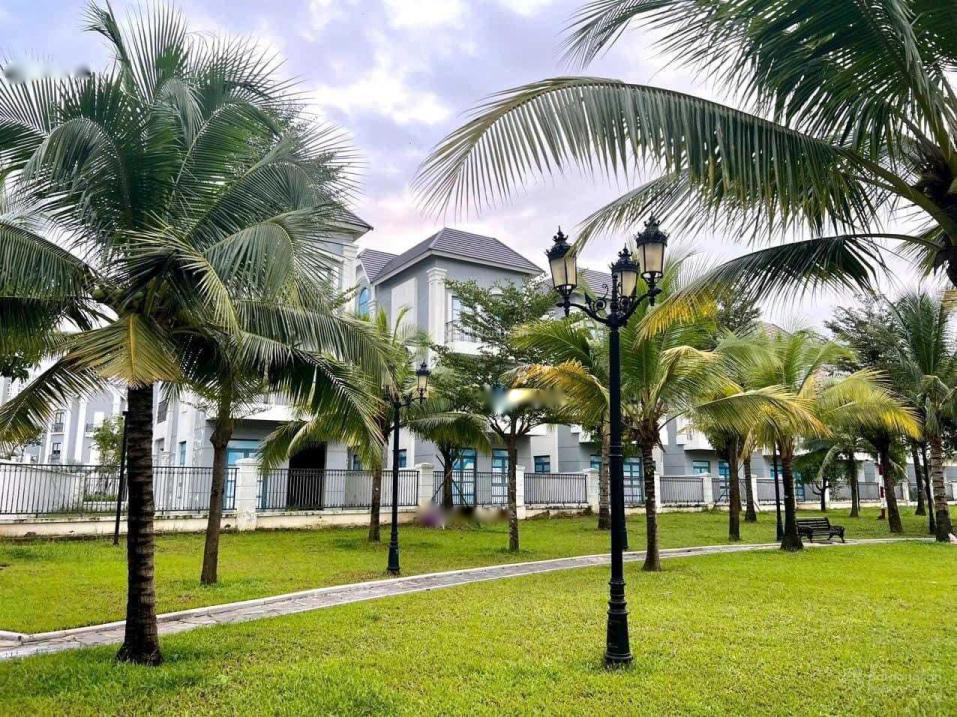 Bán gấp liền kề 5 tầng, 200 m2, giá 21,5 tỷ tại Quận 9 - TP Hồ Chí Minh