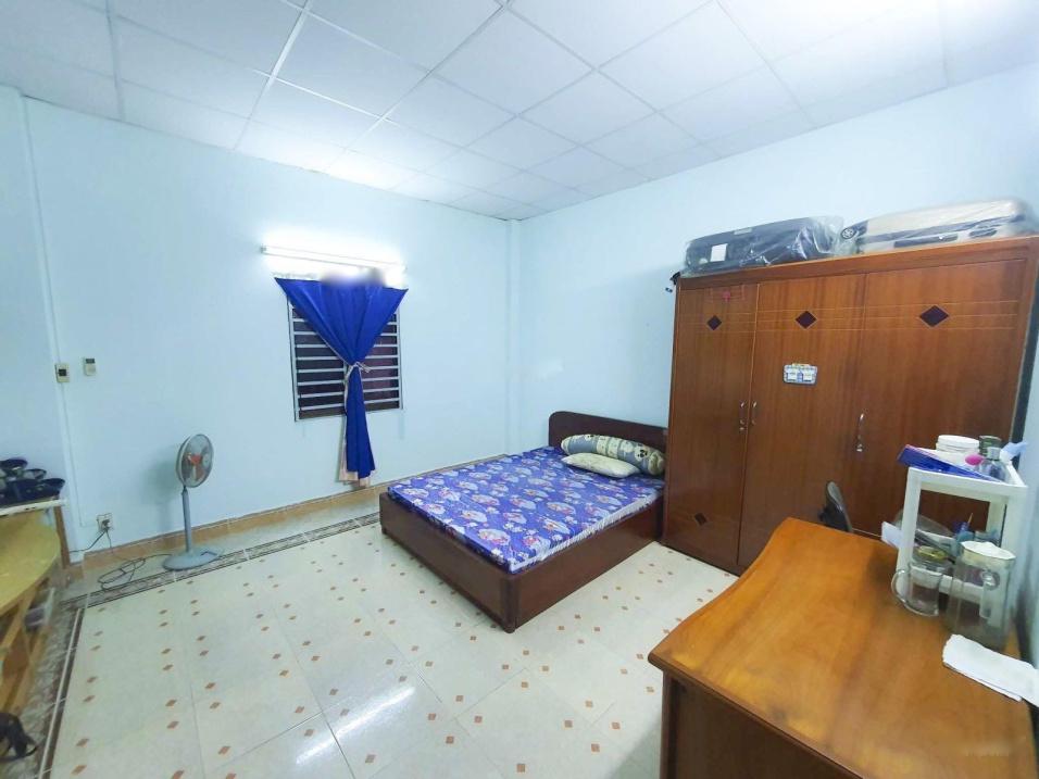 Chuyển nhượng căn nhà riêng 4 tầng, 75 m2, mặt tiền 5m tại Đường Nguyễn Cửu Vân, giá 11 tỷ