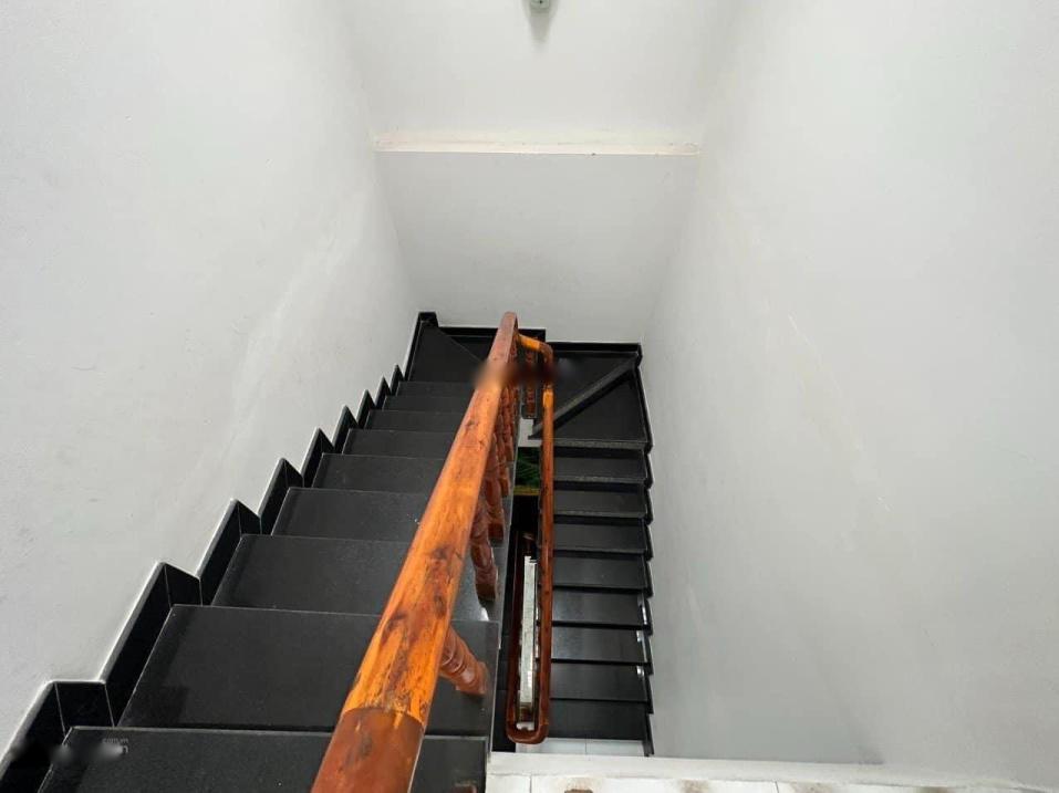 Cần bán nhà shr 4 tầng, 70 m2, mặt tiền 5m tại Đường Nguyễn Thị Búp - Quận 12, giá 3,99 tỷ - Ảnh 1